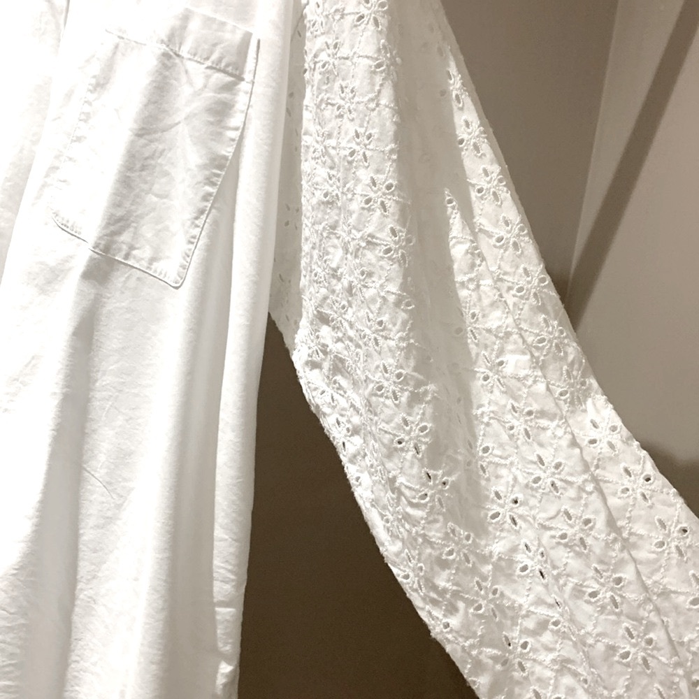 Loft- Button up long sleeve white shirt - Large